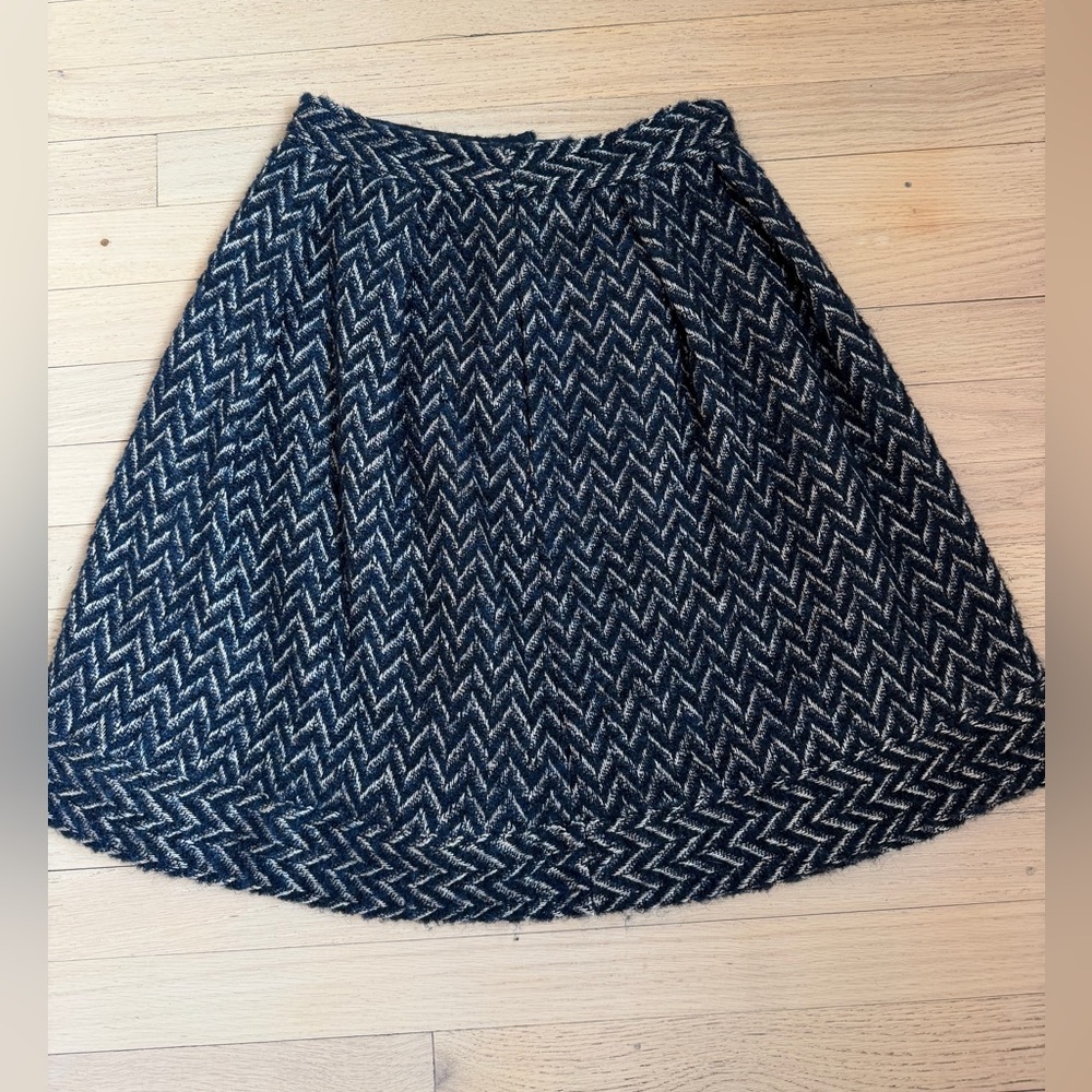 Diane Von Furstenberg Navy and White pleated skirt